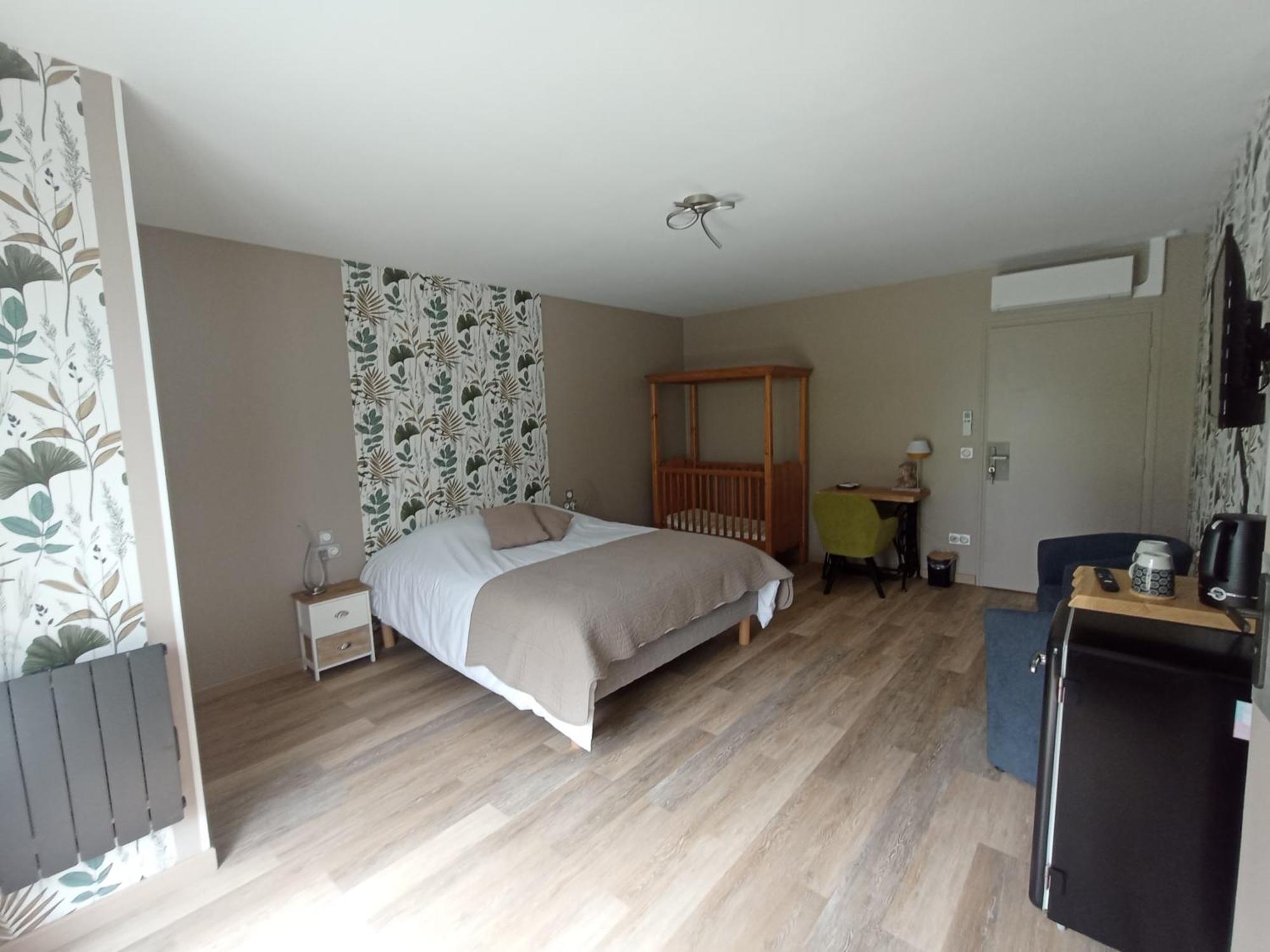 Chambres Et Tables D'Hotes " O Doux Matins " Aux Portes De Chinon Rivière エクステリア 写真